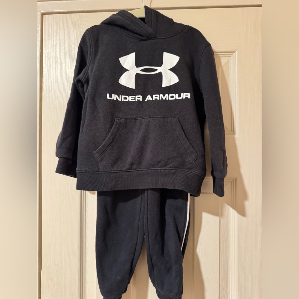Toddler Under Armour Sweatsuit - Size 4